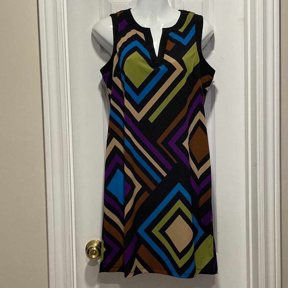 ⭐️HOST PICK⭐️ - NWOT - Emma & Michelle Geometric Sleeveless V-Neck Dress - Sz M